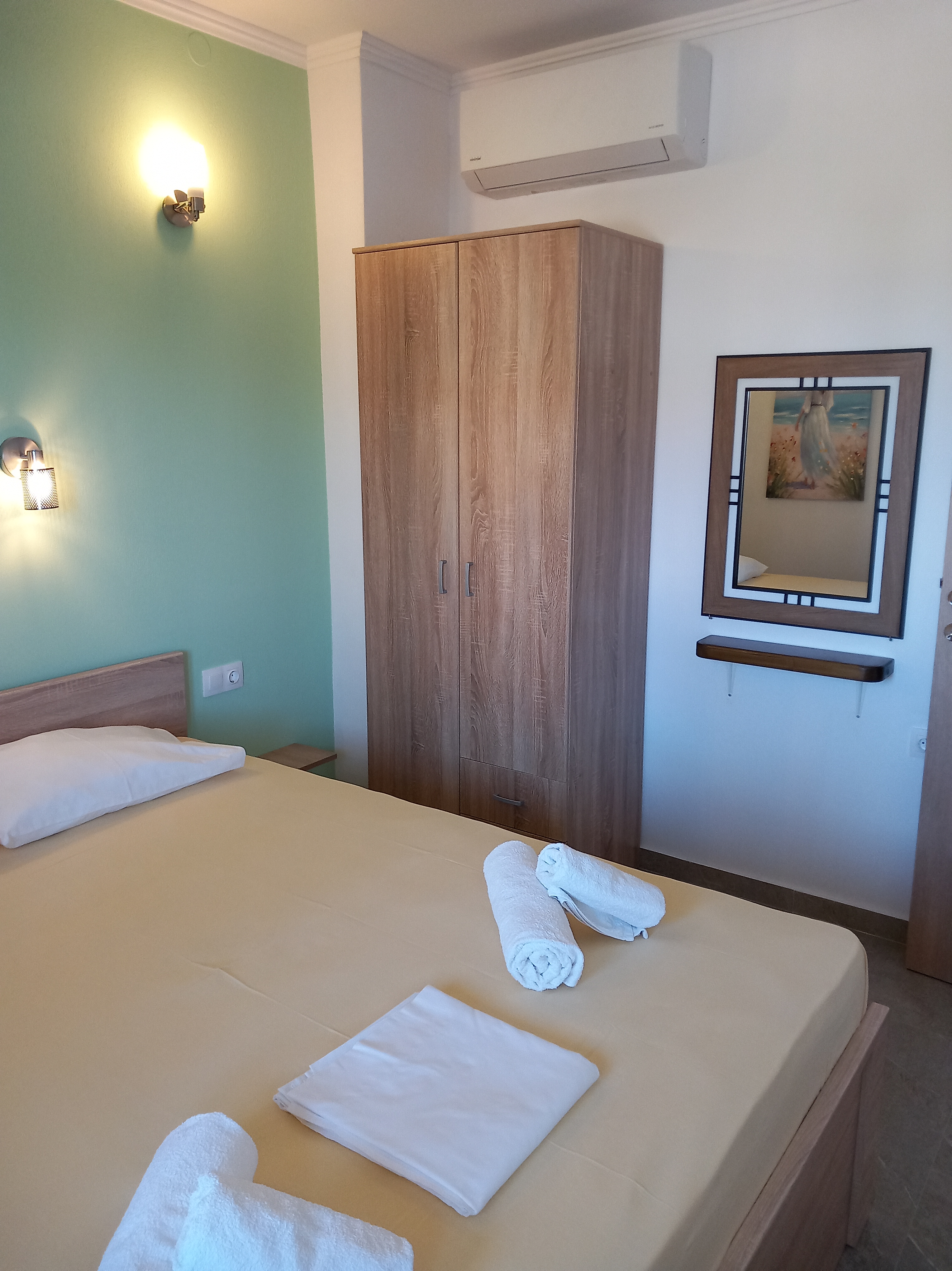 bedroom with double bed ap 1