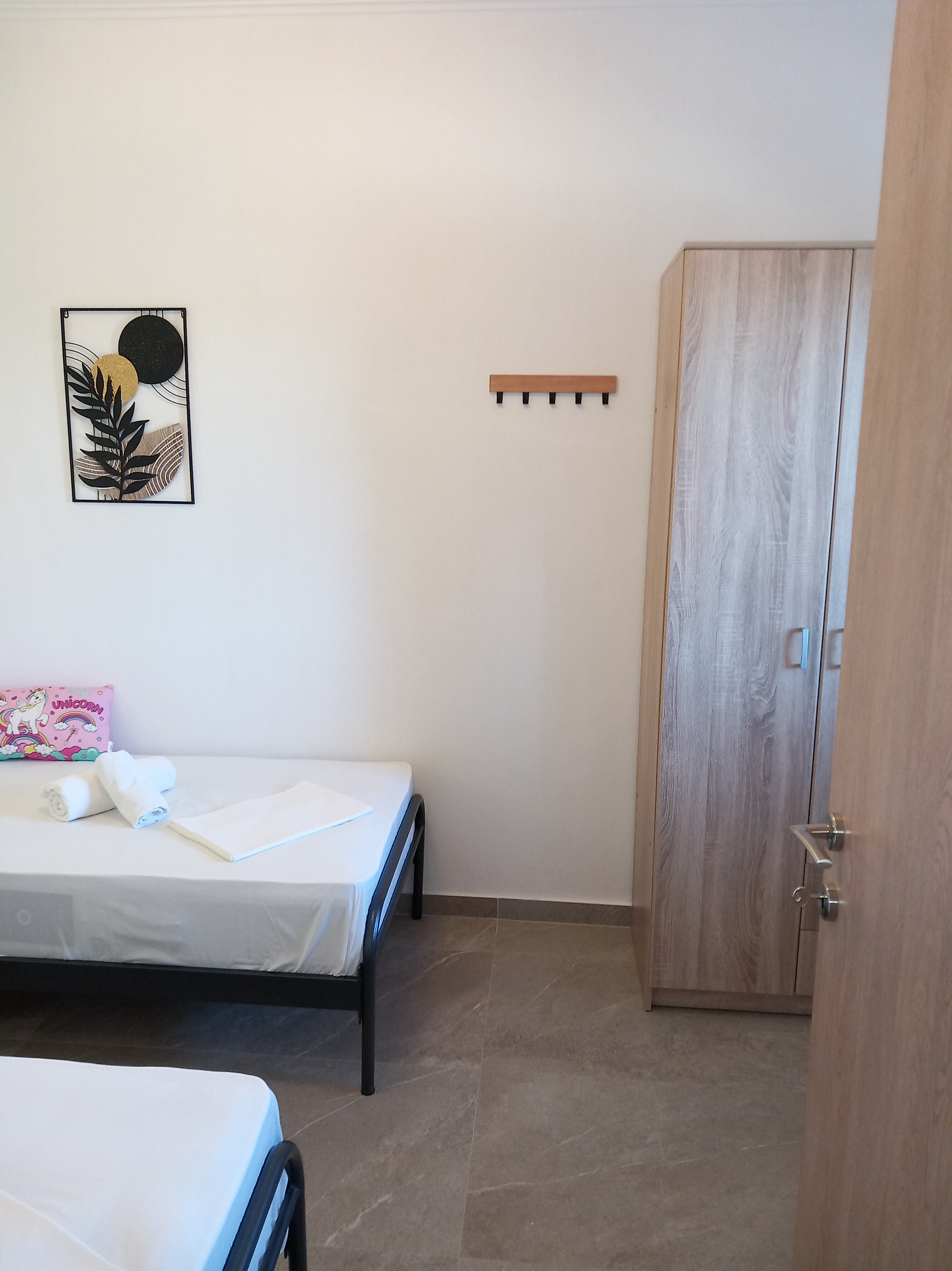 bedroom 2 with 2 single beds 0,90x200m