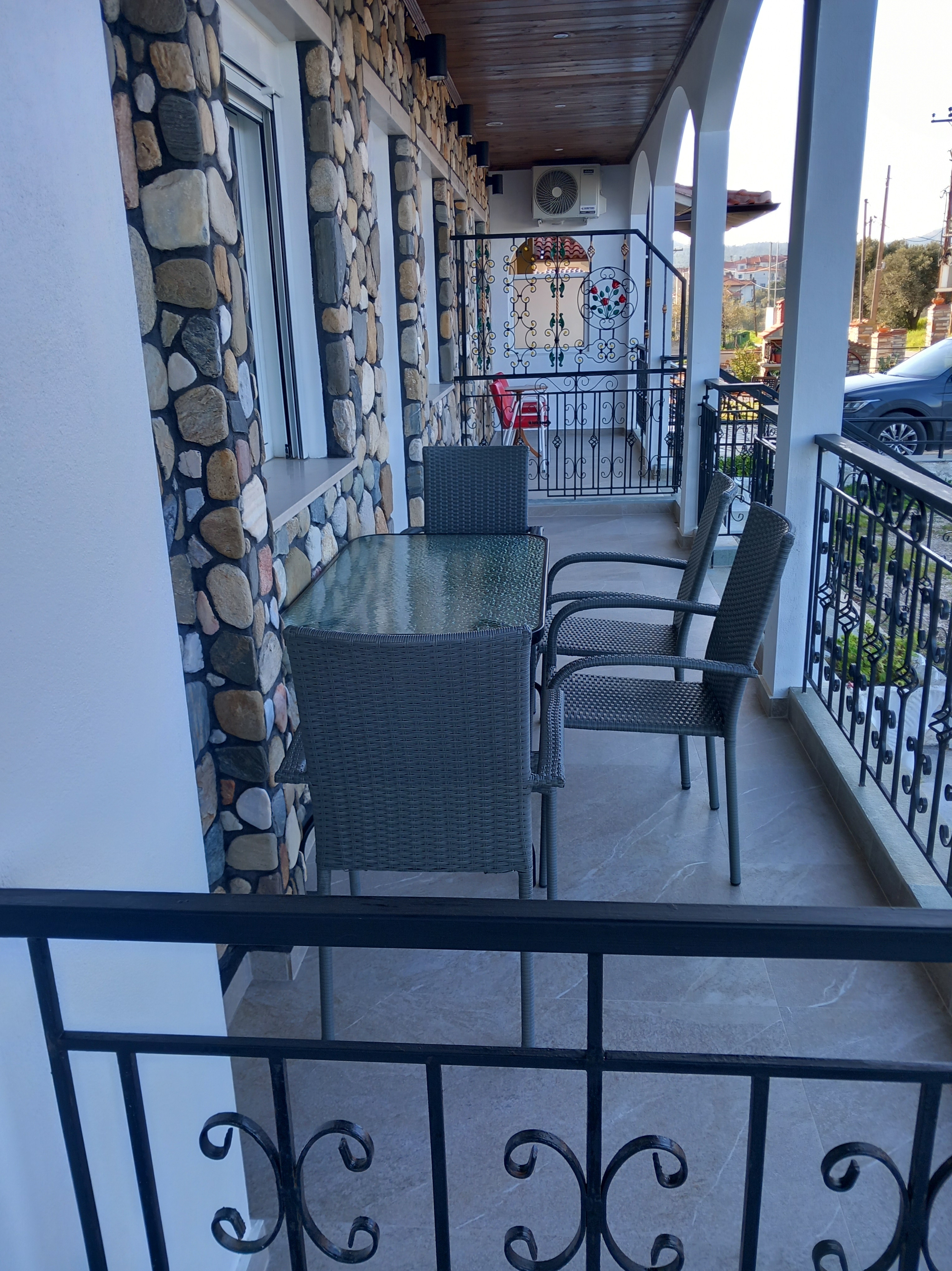 balcony, entrance front yard ap 1